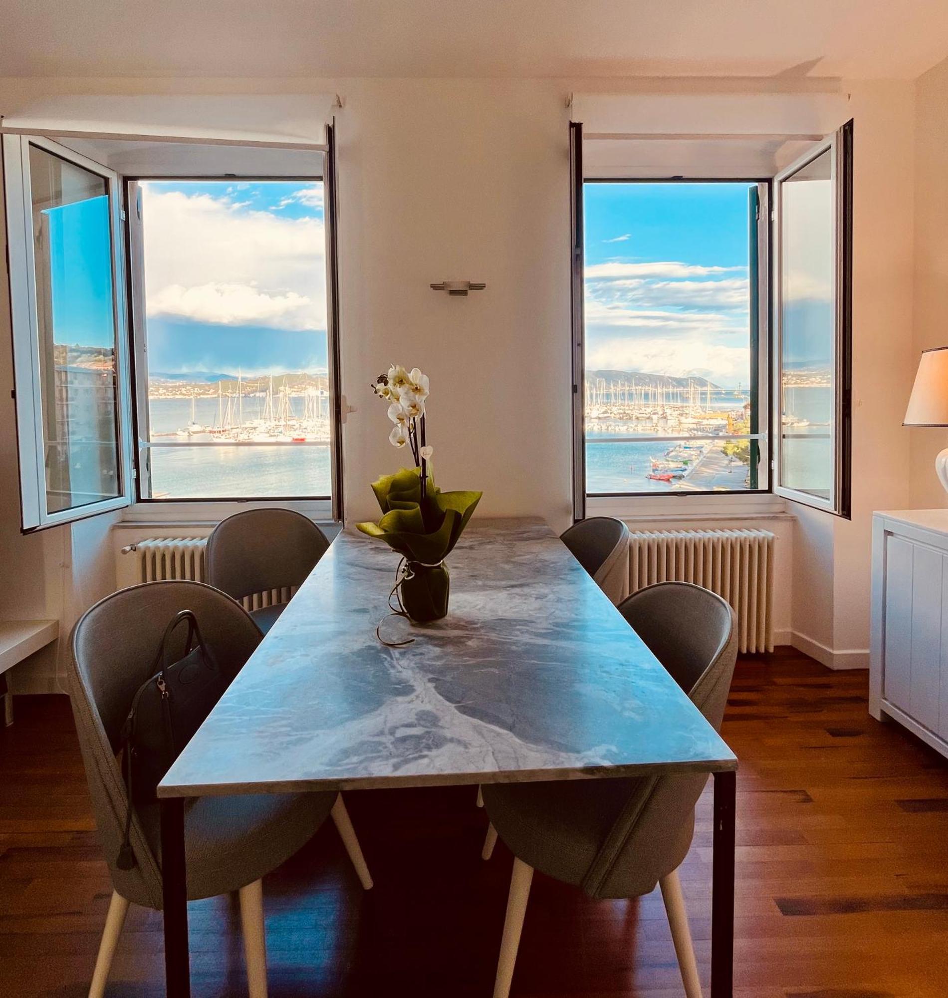 About Italy Holiday Rooms And Apartments بورتوفينيري المظهر الخارجي الصورة
