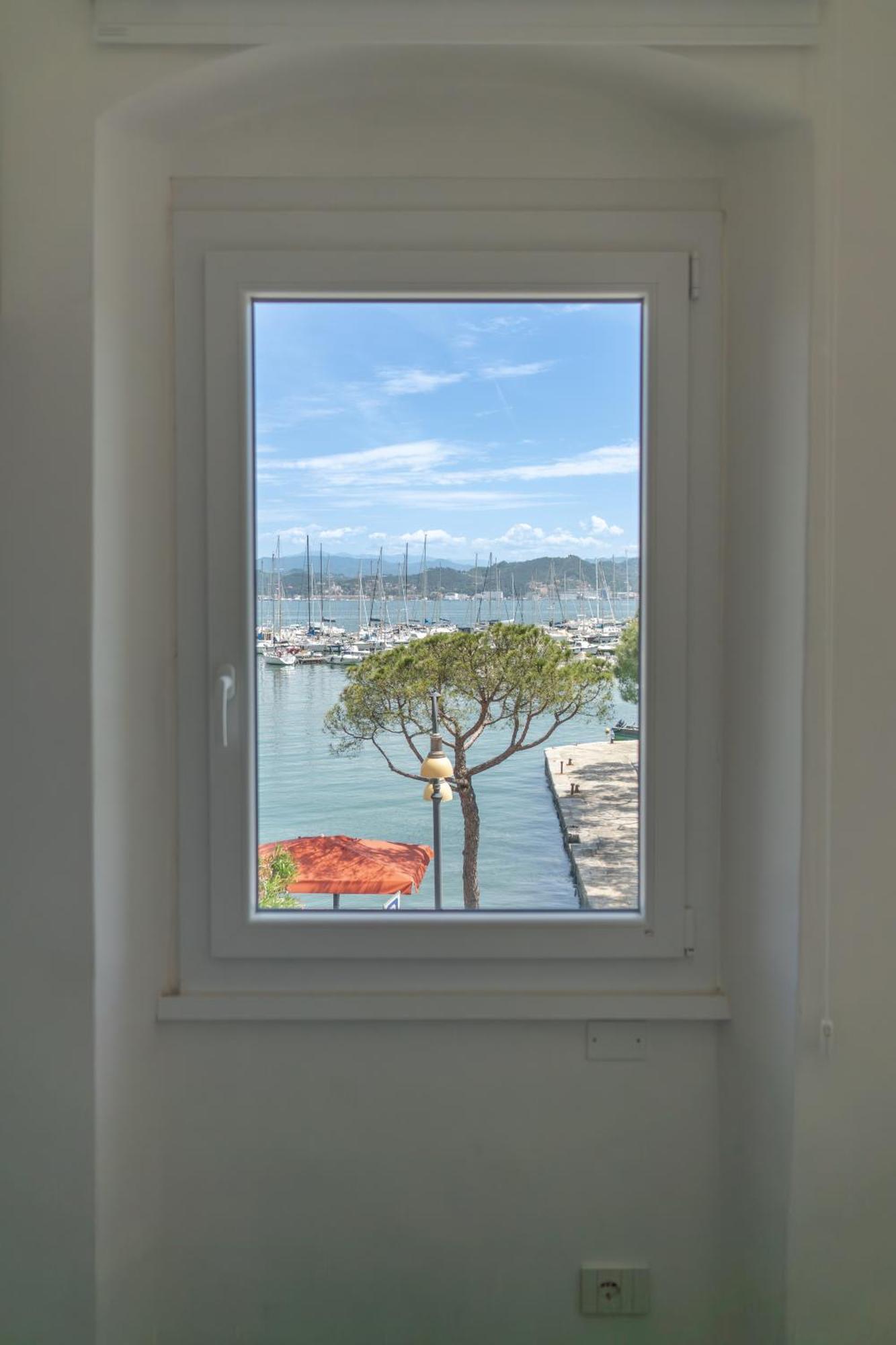 About Italy Holiday Rooms And Apartments بورتوفينيري المظهر الخارجي الصورة